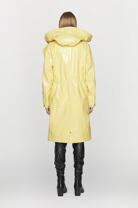 Gender neutral parka in waterproof and windproof technical fabric
