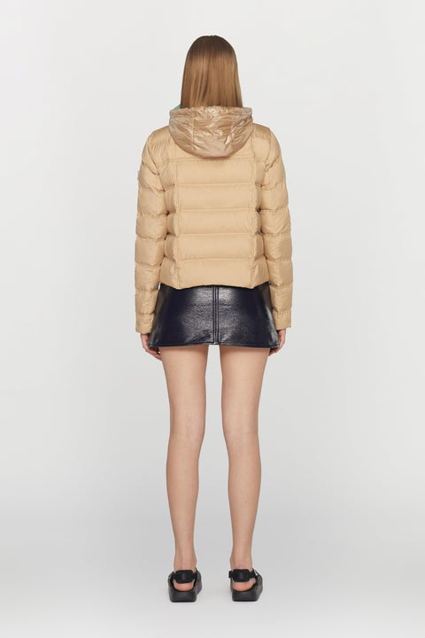 Ultralight nylon jacket padded with duck down